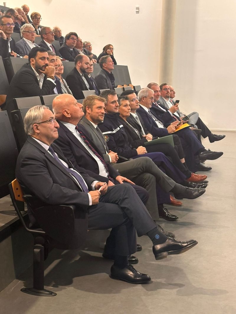 imgi_20_1759909859674 imgi_20_1759909859674